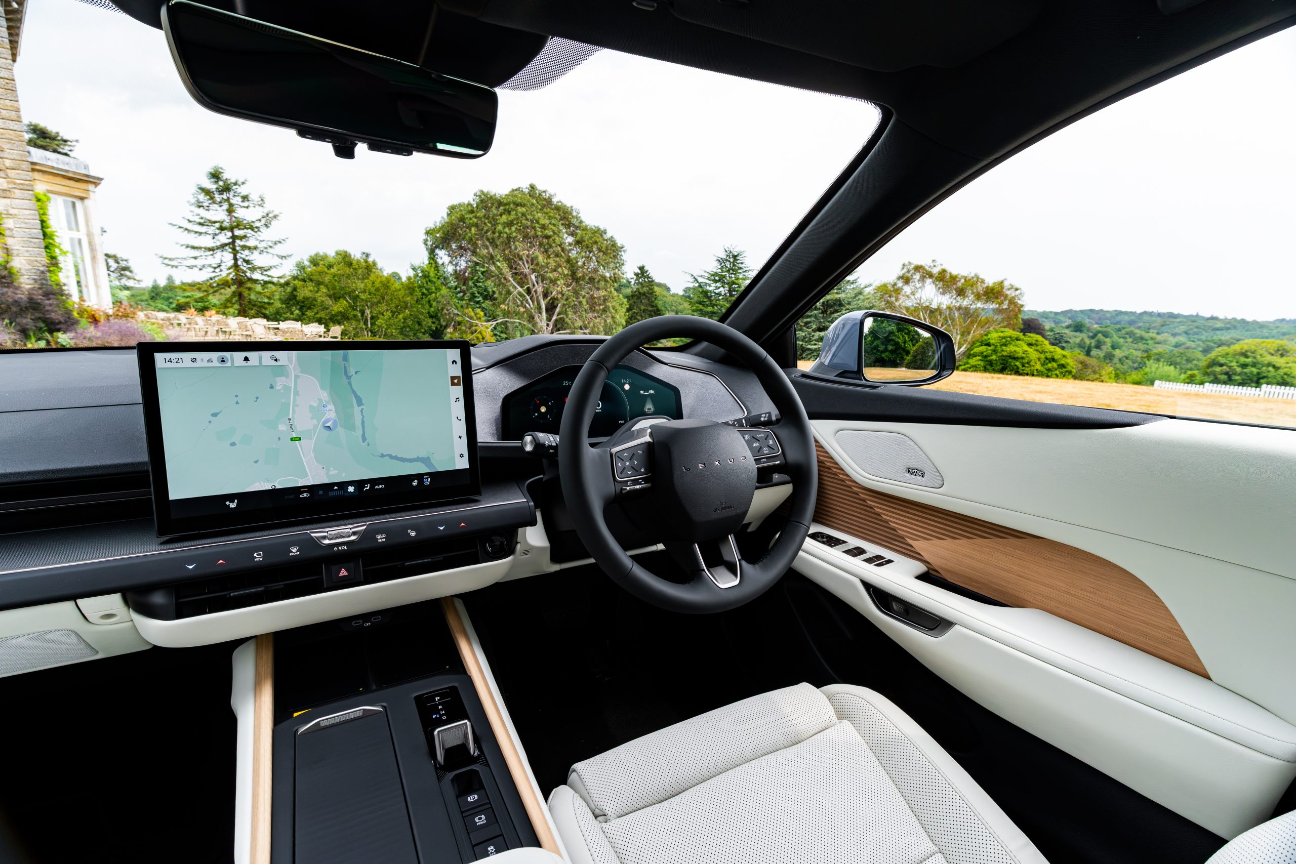 Lexus ES interior