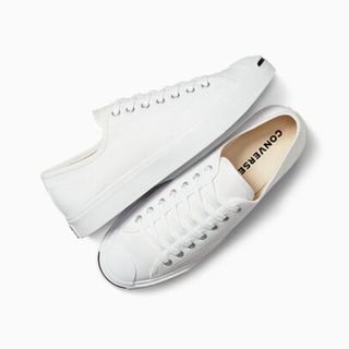 Jennifer Aniston's white low top converse