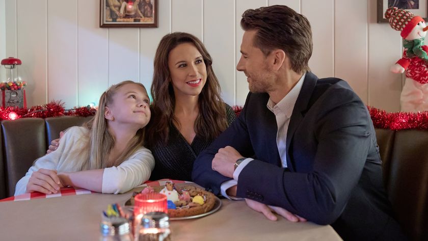 Cadence Compton, Lacey Chabert and Andrew Walker star in She&#039;s Making a List on Hallmark.