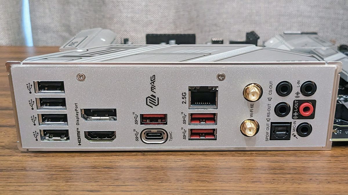 MSI MAG B760M Mortar Max WiFi rear I/O