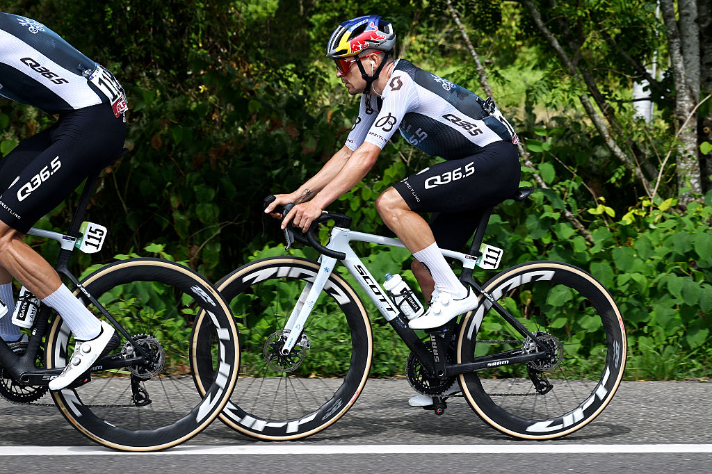 L&#039;ANGLIRU, SPAIN - SEPTEMBER 05: Thomas Pidcock of Great Britain and Team Q36.5 Pro Cycling competes during the La Vuelta - 80th Tour of Spain 2025, Stage 13 a 203.7km stage from Cabezon de la Sal to L&#039;Angliru 1556m / #UCIWT / on September 05, 2025 in L&#039;Angliru, Spain. (Photo by Dario Belingheri/Getty Images)