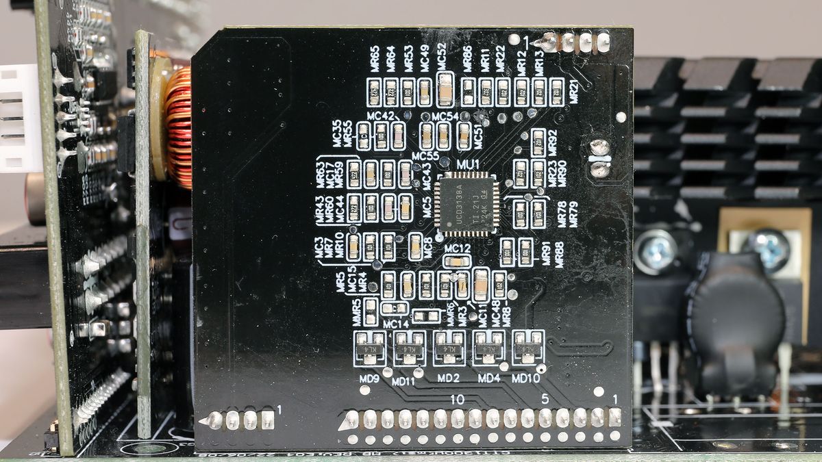 MSI MEG Ai1000P PCIe5