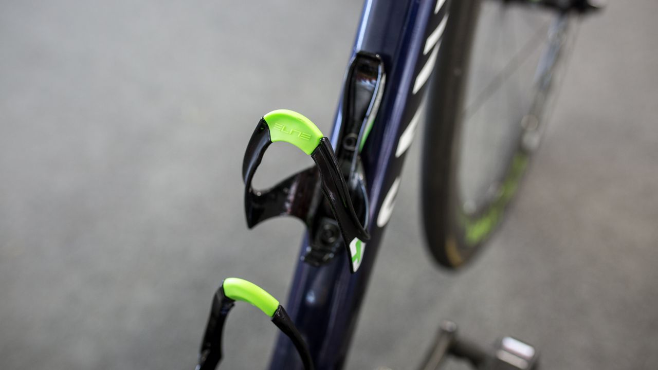 Elite Cannibal bottle cages in Movistar team colours