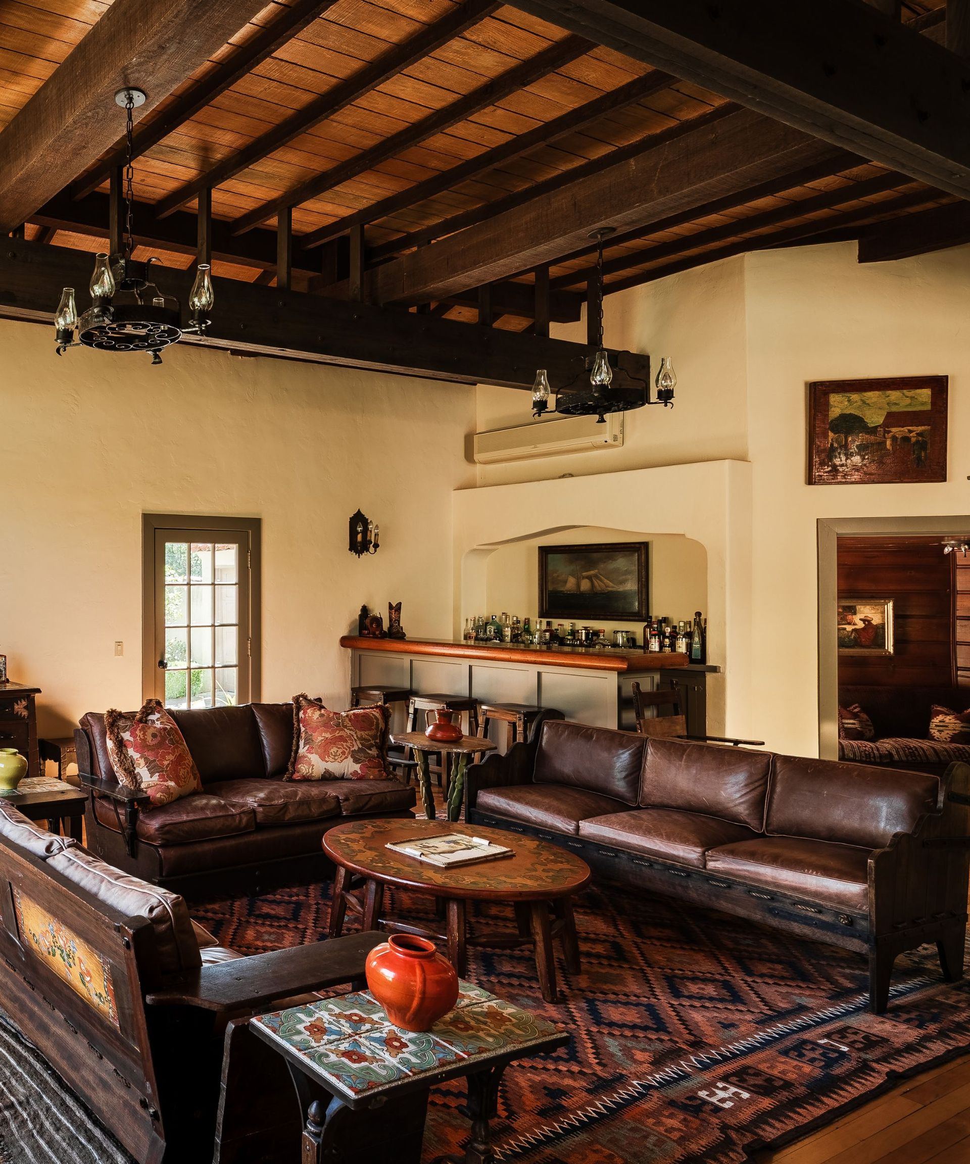 Dennis Morgan's living room