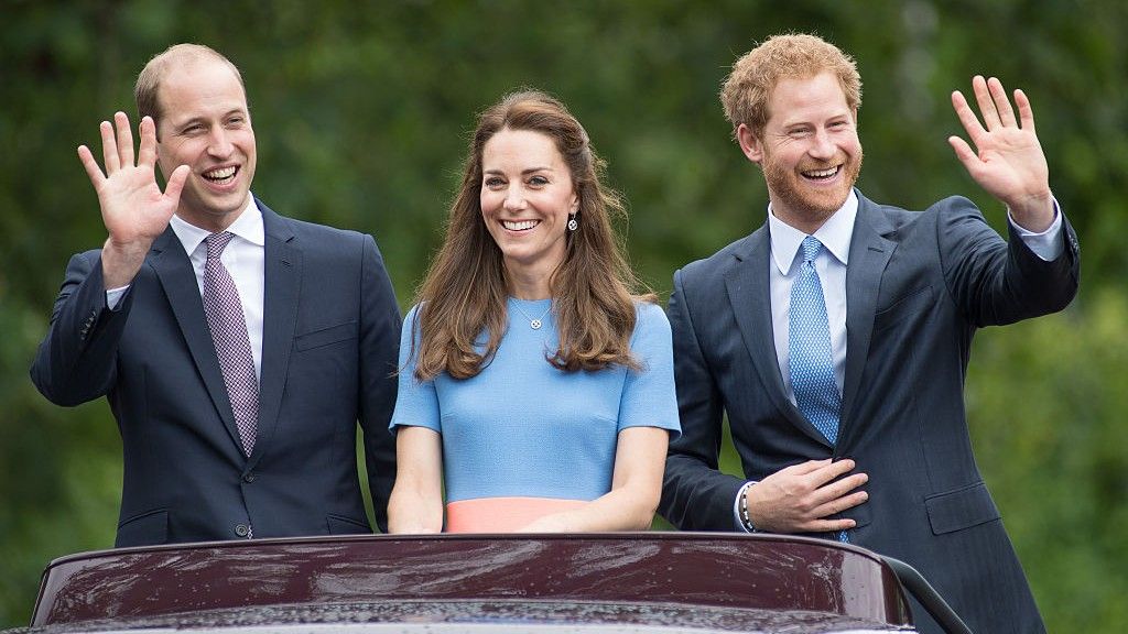  Editorial Images The Patron&#039;s Lunch To Celebrate The Queen&#039;s 90th Birthday