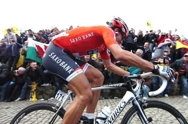 Cancellara gave it everything on the Kapelmuur and distanced Boonen.