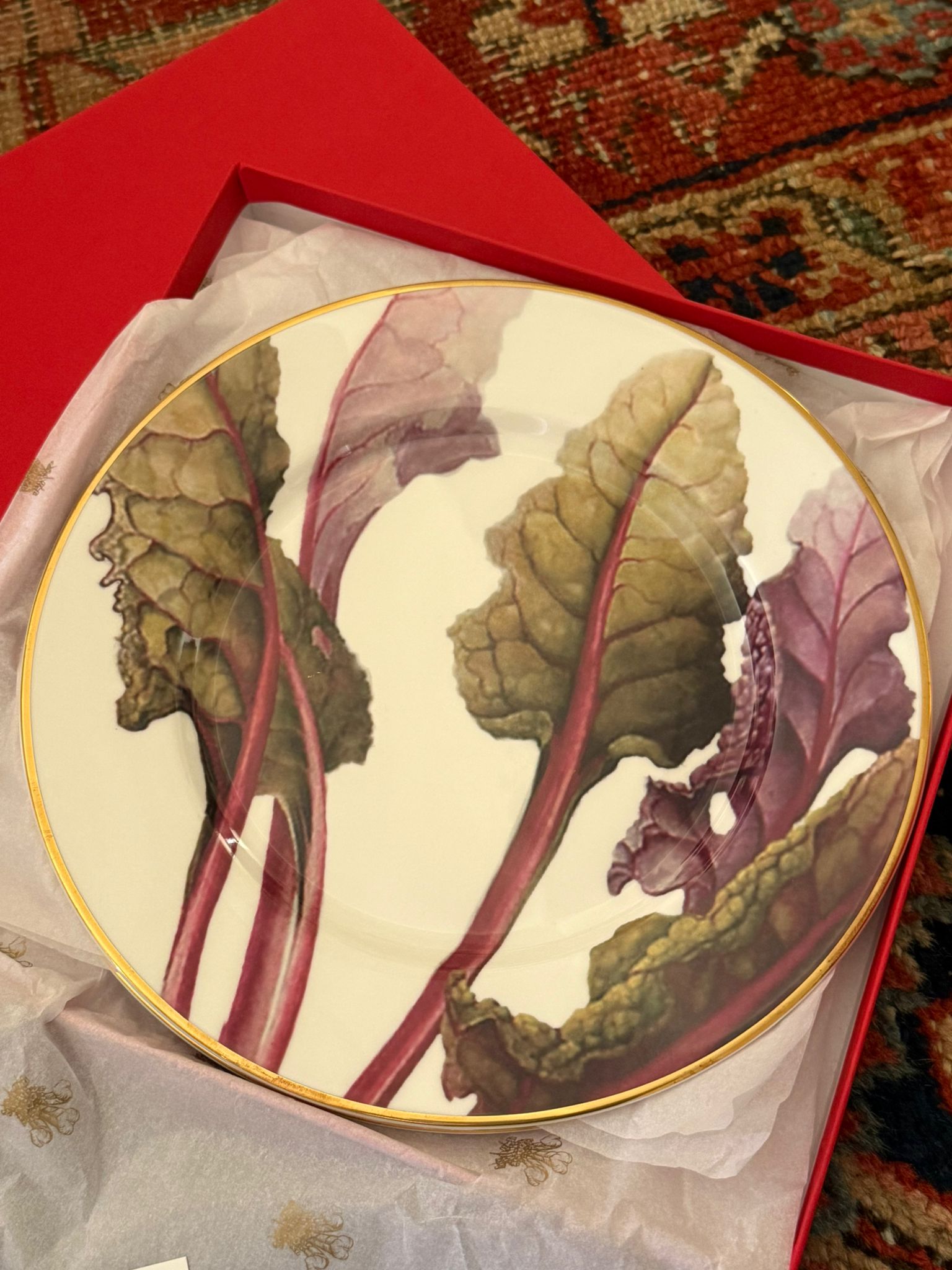 A plate with lettuce on it