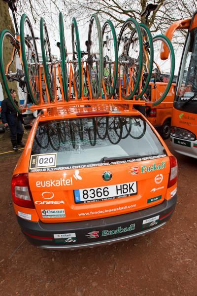 The Euskatel team car arrives at the start