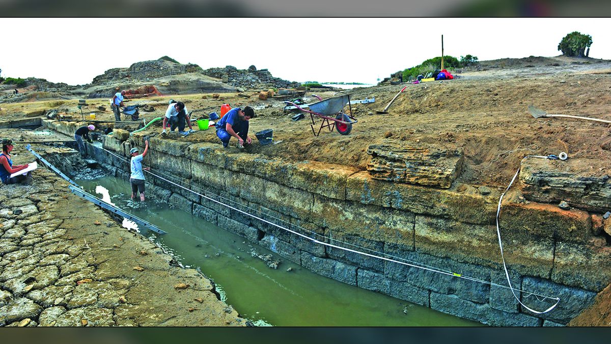 Ancient sacred pool lined with temples and altars discovered on Sicilian island