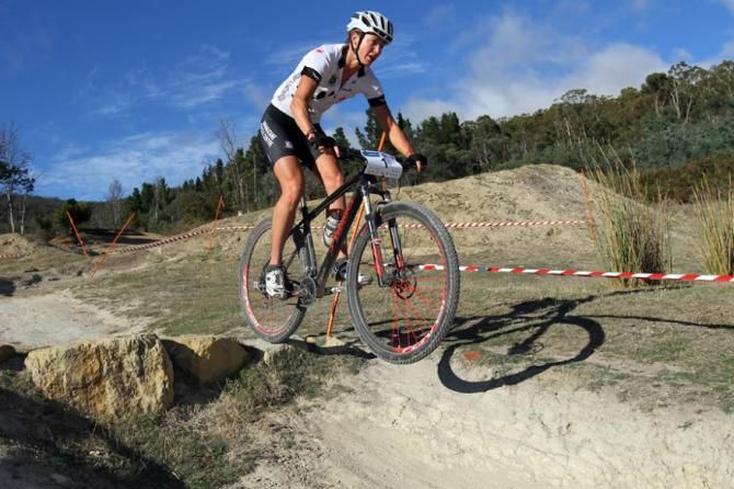 Karen Hanlen on her way to winning the elite women's race