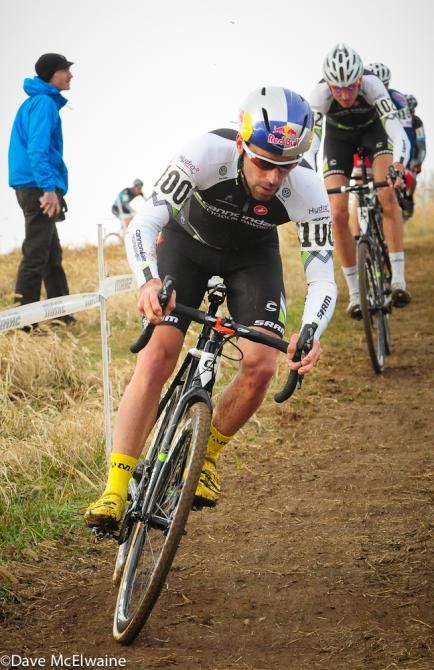 Tim Johnson (Cannondale Cyclocrossworld.com) chasing Logan Owen early in the race