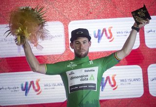 Mark Cavendish (Dimension Data) in the green jersey