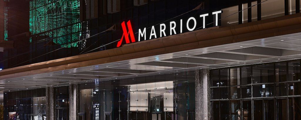 Marriott hotel sign