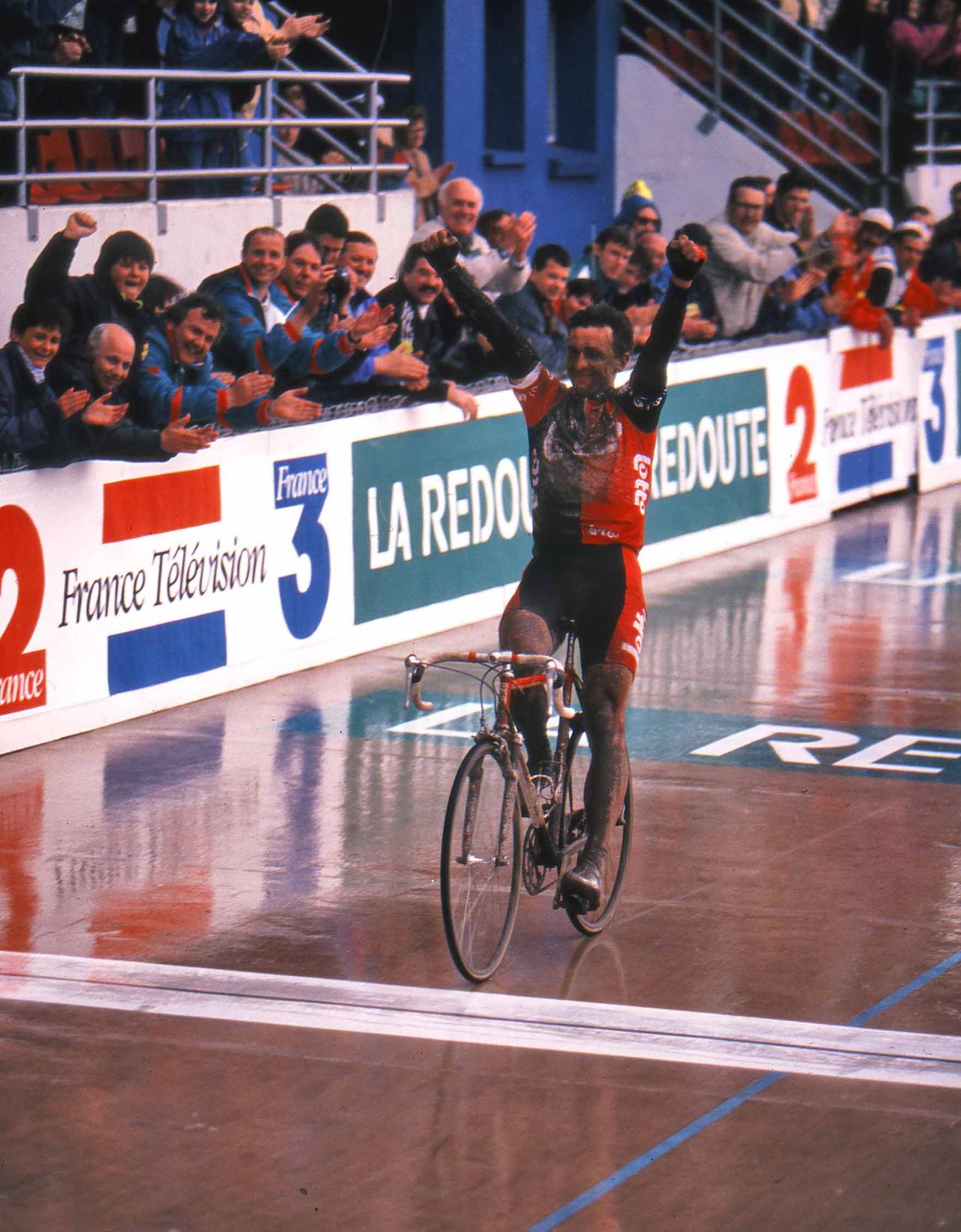 Andrei Tchmil wins Paris-Roubaix in 1994.