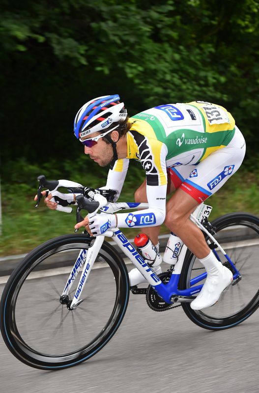 Thibaut Pinot (FDJ) tucks in