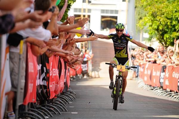 Moritz Milatz gets the fans into it as he soloes to the win.