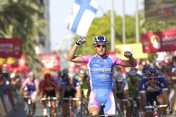 Alessandro Petacchi (Lampre) claimed the sprint over Cavendish.