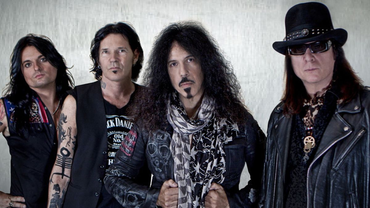 Quiet Riot detail 10 with 2 singers Louder