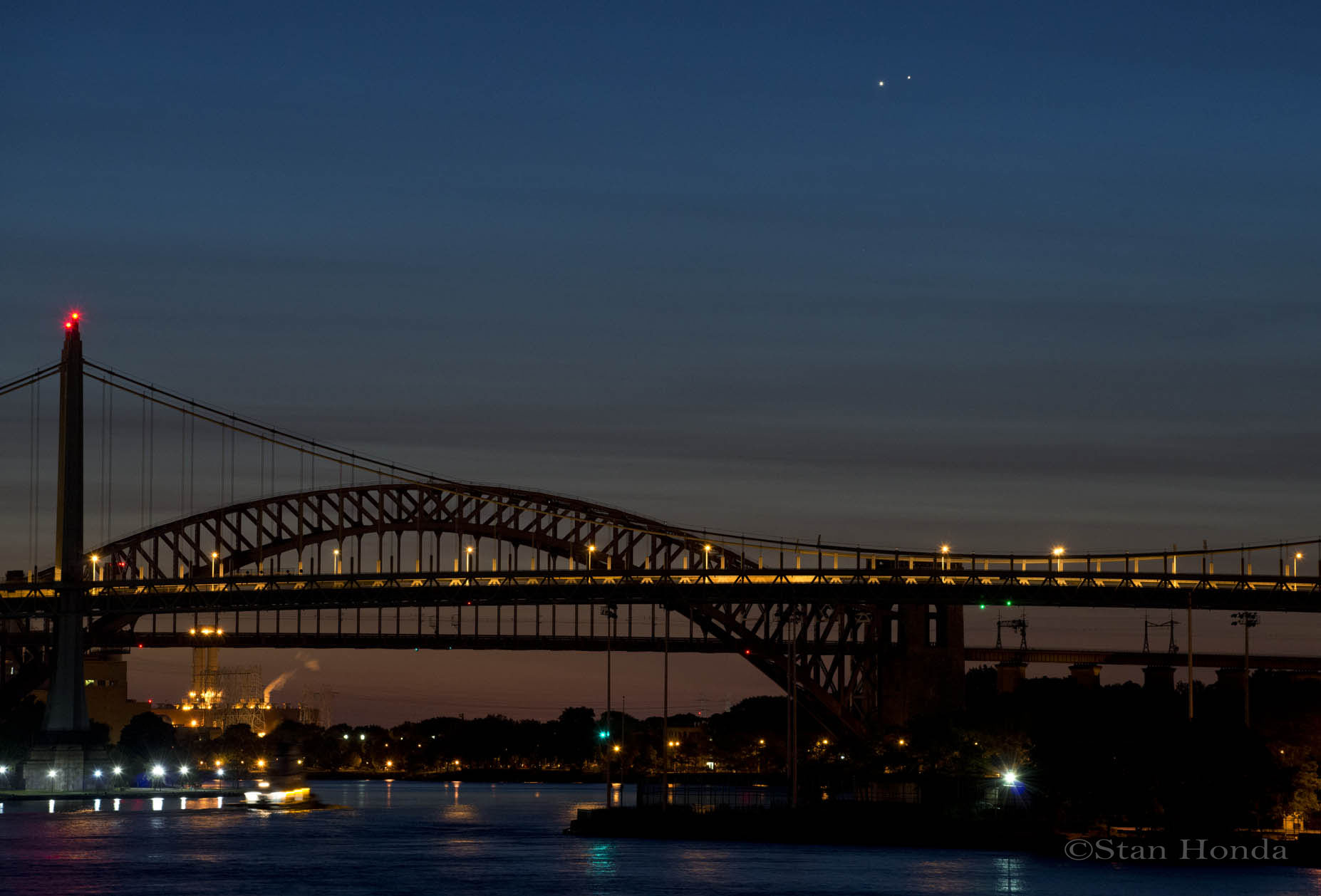 New York, Jupiter and Venus in the morning sky