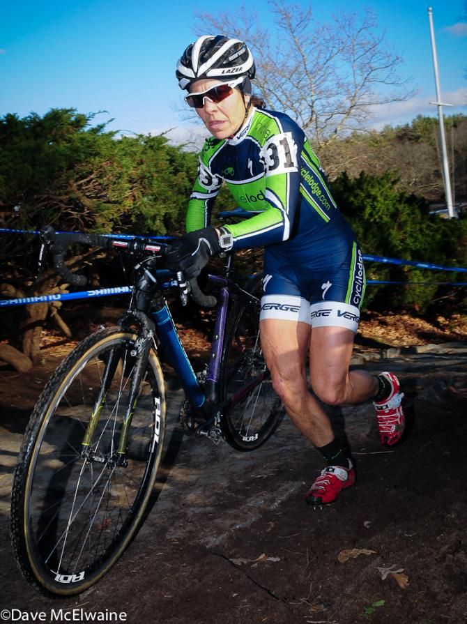 Lori Cooke (Cycle Lodge) running the stairs mid-pack