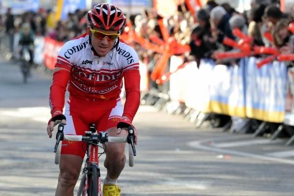 Samuel Dumoulin (Cofidis) would be relegated for cutting the course