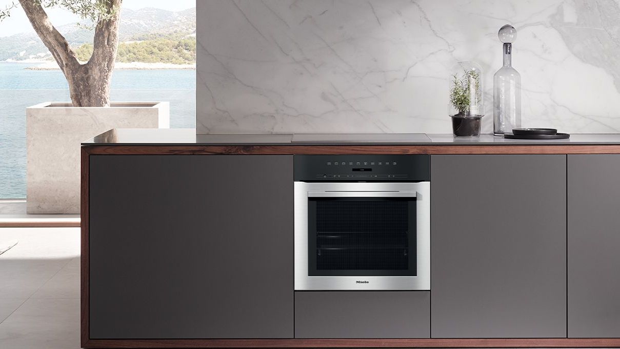 Should I buy the Miele H7164BP Clean Steel Pyrolytic Oven? T3