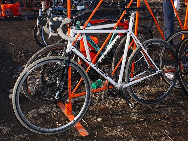 Spotted in the pits at this year's US cyclo-cross national championship was this one-off Gary Fisher belt-drive singlespeed.