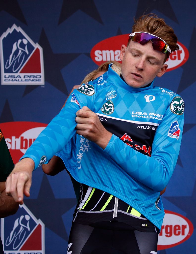 Tao Geoghegan Hart (Axeon) pulling on the young rider jersey