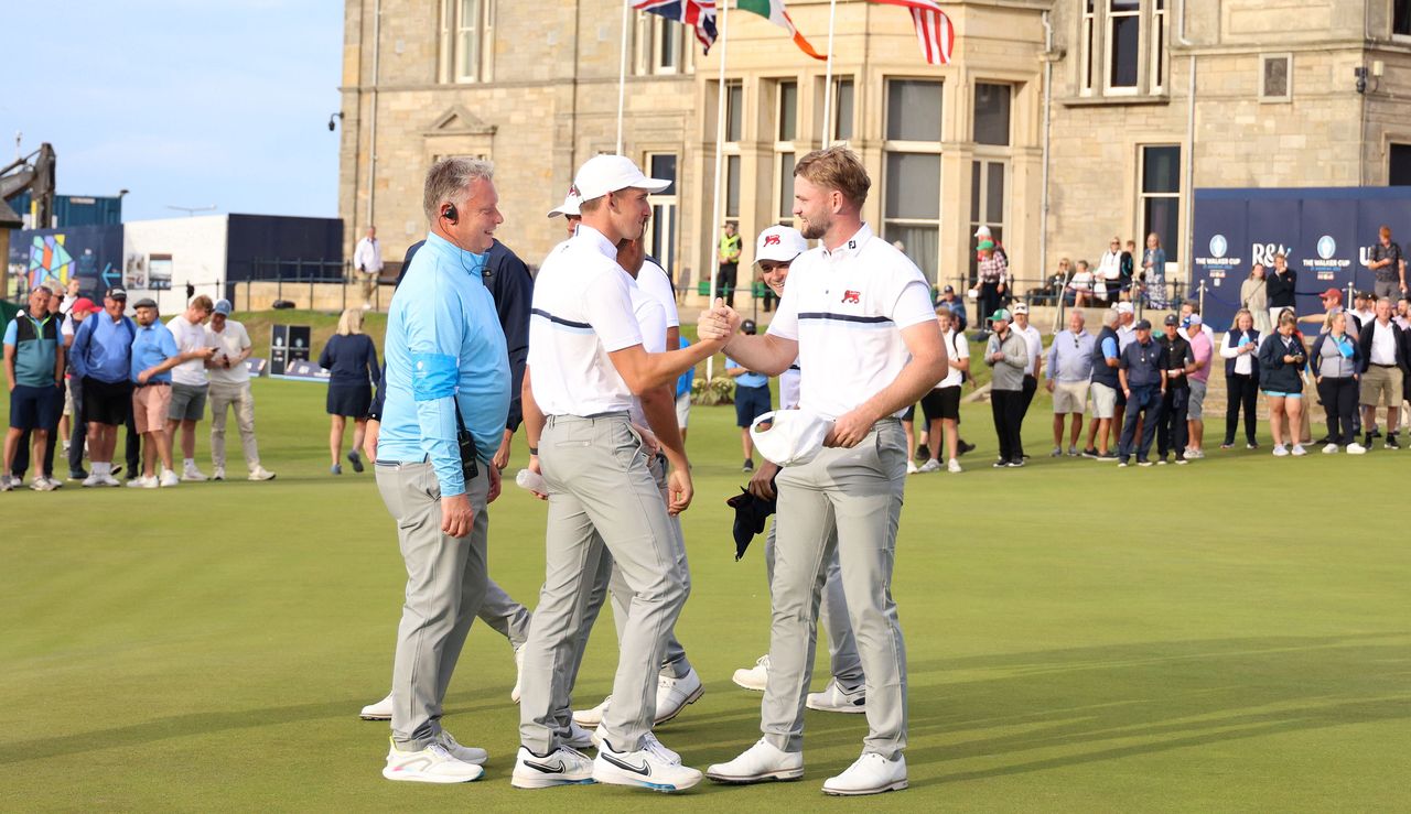 Team GB&amp;I shake hands on the 18th green