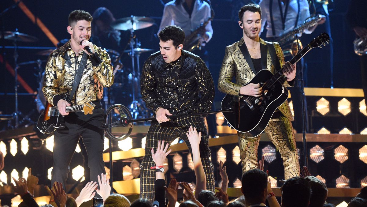 Nick Jonas Acknowledged He Had Food in His Teeth at the Grammys | Marie ...