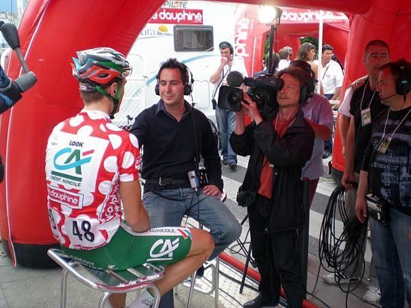 Pierre Rolland (Cr&eacute;dit Agricole) became a star on French TV.
