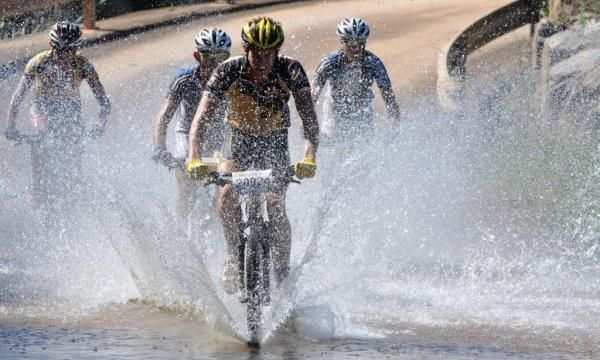 The chase group led by Matthys Beukes