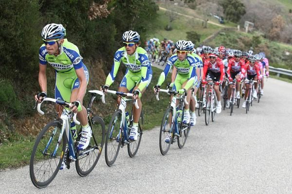 The Liquigas Doimo team works to control the breakaway