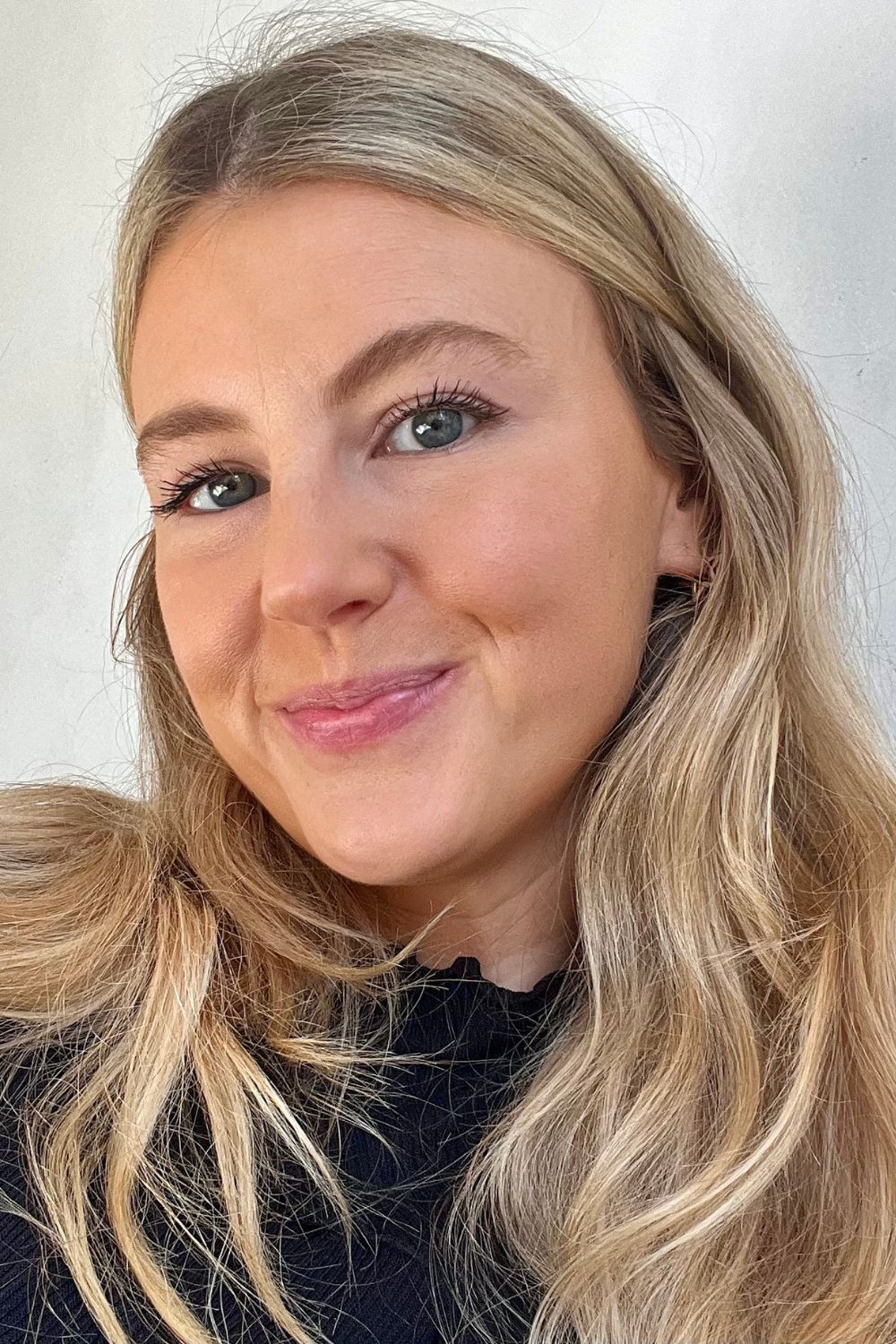 Katie Thomas after applying Chanel Les Beiges Healthy Glow Bronzing Cream