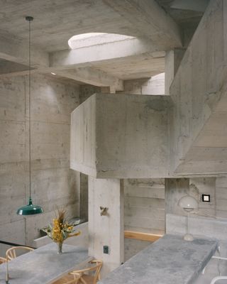 brutal concrete inside casa alferez