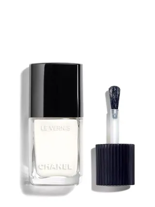 Chanel Le Vernis nail polish