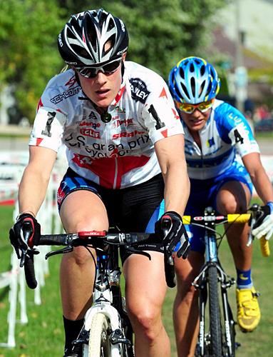 Katie Compton (Planet Bike) with Katerina Nash (Luna Pro Team).
