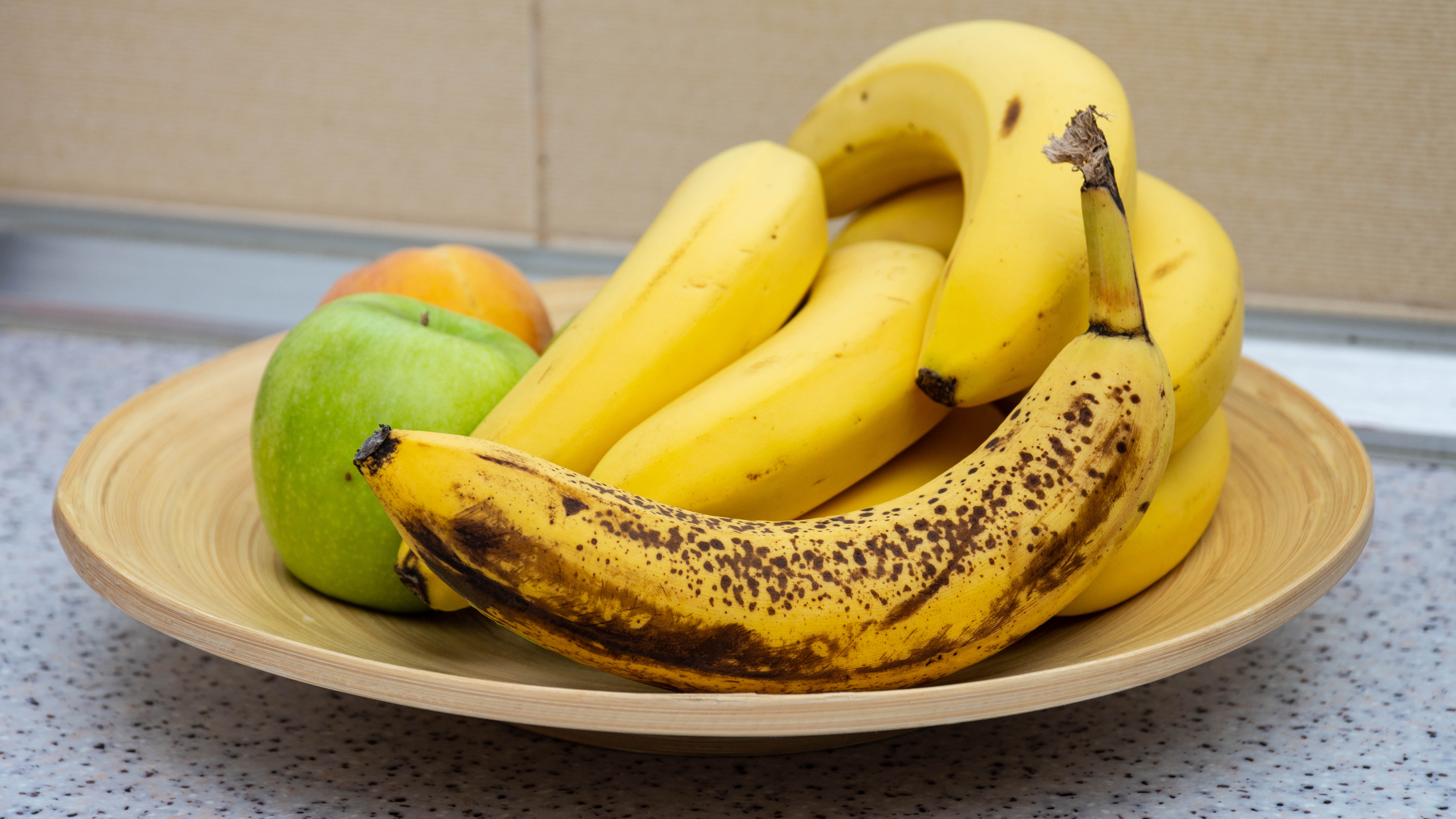 Fruit bowl with bananas