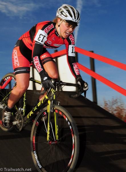 Amanda Carey (Kenda-Felt) having another good 'cross outing