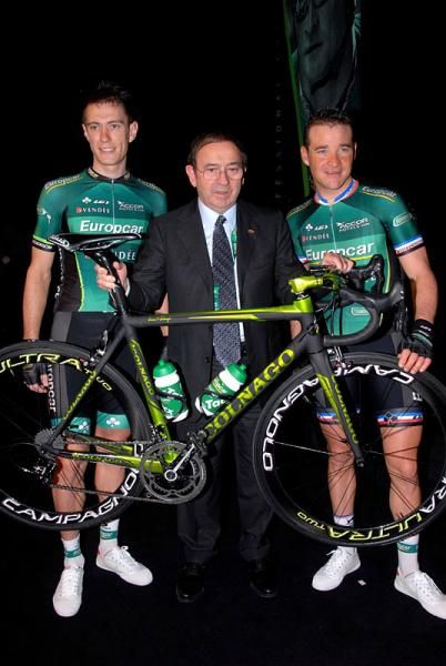 Ernesto Colnago with Pierre Rolland and Thomas Voeckler (Europcar) and a team bike