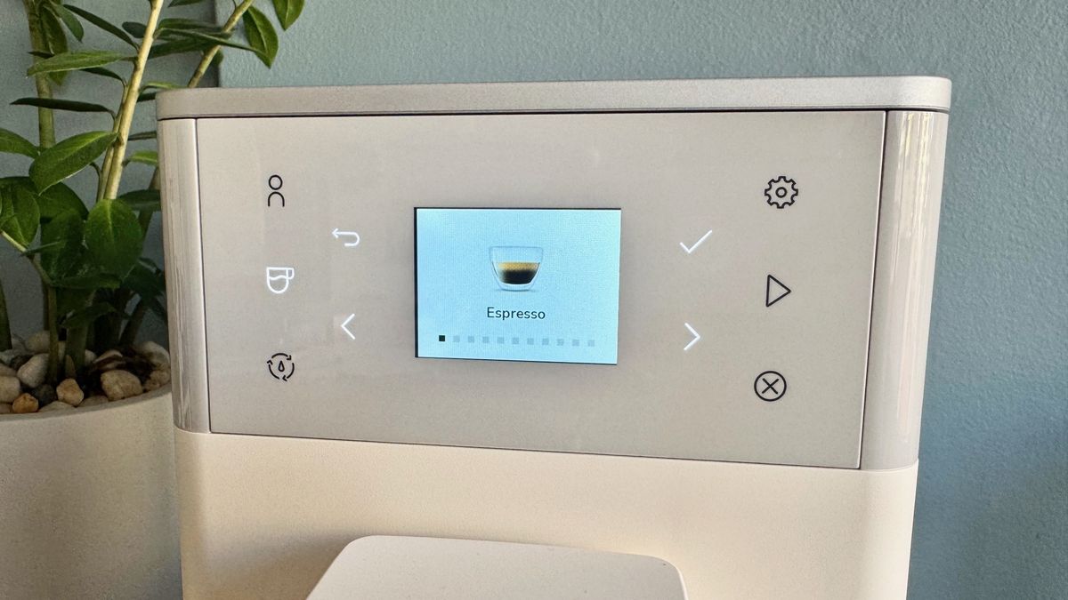 Coffee menu screen of KitchenAid KF3