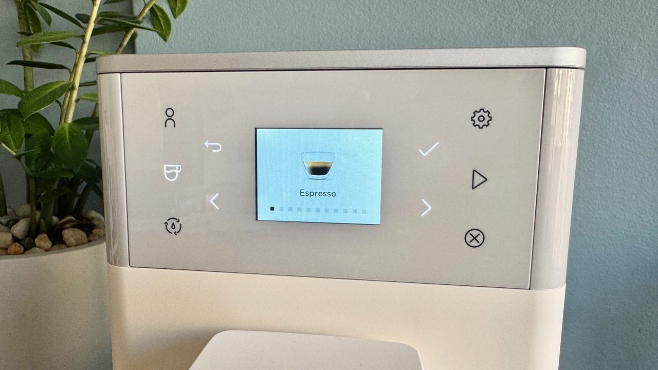 Coffee menu screen of KitchenAid KF3