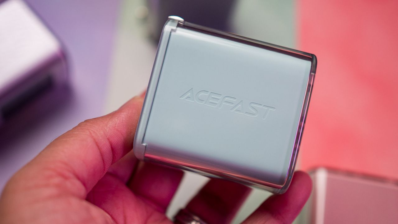 Acefast Crystal Charger