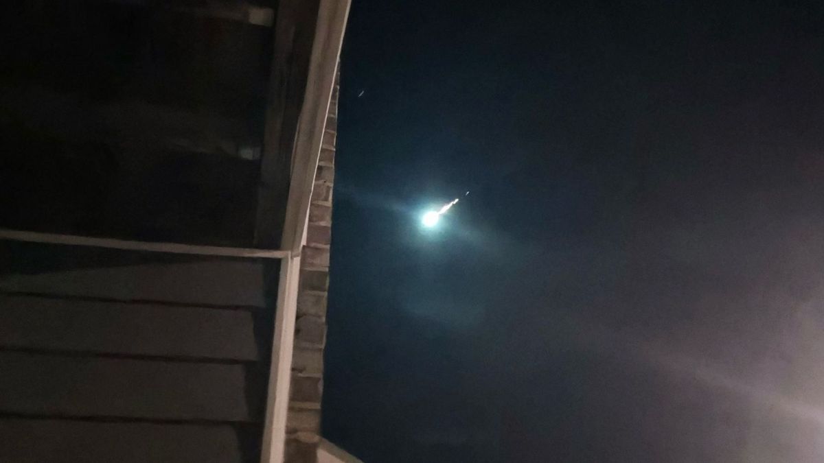 Watch a fireball burn a 300 mile path above the Midwest US (video)