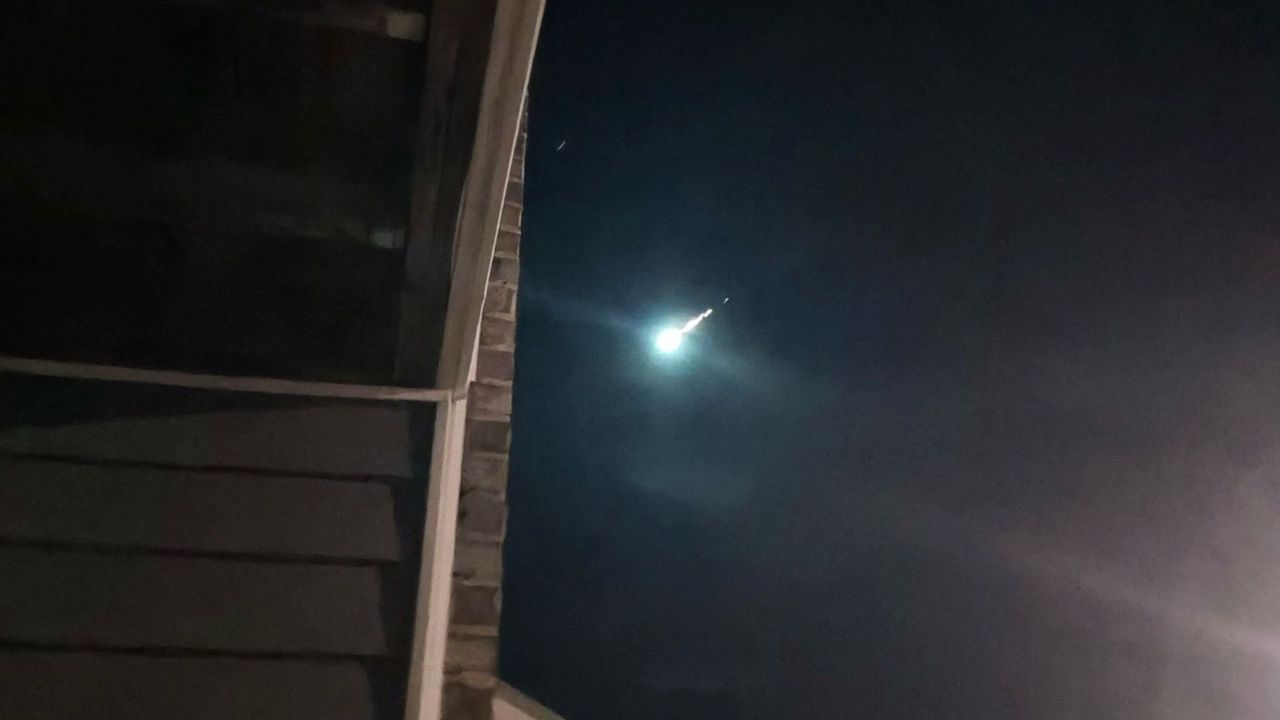 Fireball Traverses 300 Miles Over Midwest US Before Disintegration