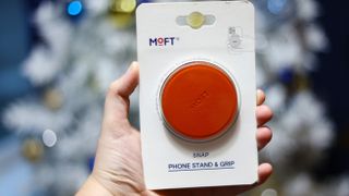 Best Magnetic Smartphone Accessories: MOFT Circle grip