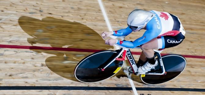Gillian Carleton (Canada) takes a commanding lead in the Women's Omnium with a second win, this time in the 3K Individual Pursuit