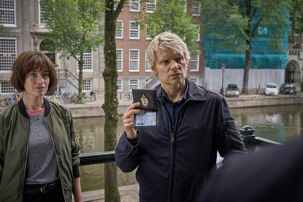 TV tonight – Maimie McCoy and Marc Warren star.