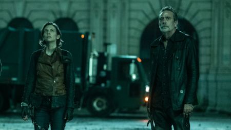 Lauren Cohan as Maggie Rhee and Jeffrey Dean Morgan as Negan Smith in The Walking Dead: Dead City