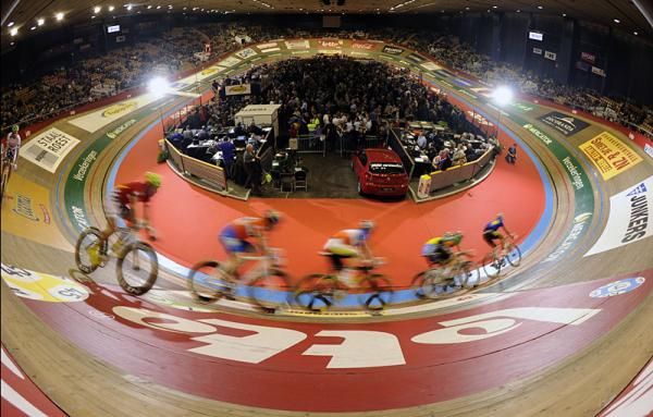 Action on the legendary track in Gent.